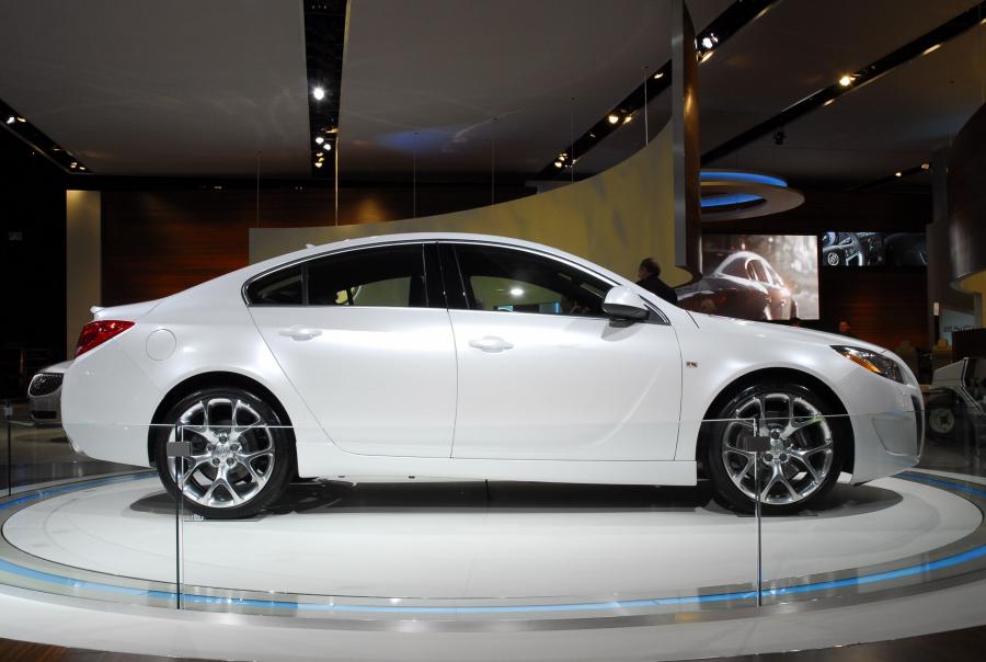  Buick Regal GS 2011 года  (фото 53 из 69)